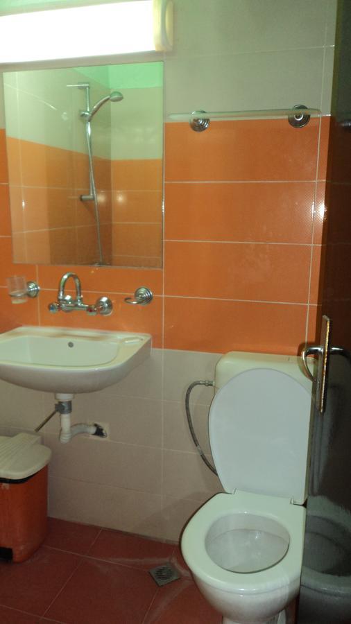 Hotel Stroitel Hisarya Extérieur photo