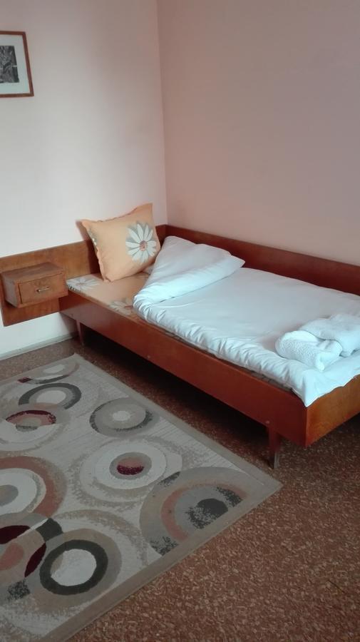 Hotel Stroitel Hisarya Extérieur photo